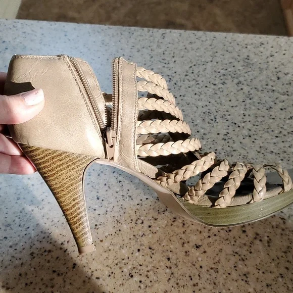 **Clearance** Madden Girl cage sandals - Picture 5 of 12